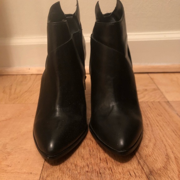 Heeled booties - Picture 2 of 3